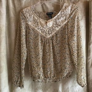 Long sleeve lightweight top